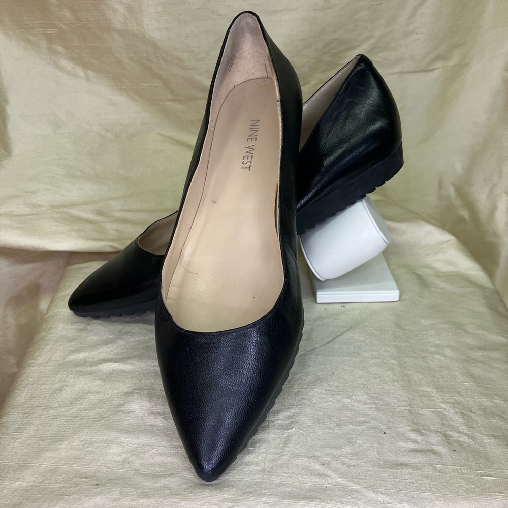 Nine West Black Pointed-Toe Women's Flats